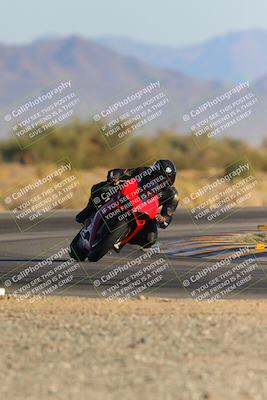 media/Dec-09-2023-SoCal Trackdays (Sat) [[76a8ac2686]]/Turn 15 Set 1 (230pm)/